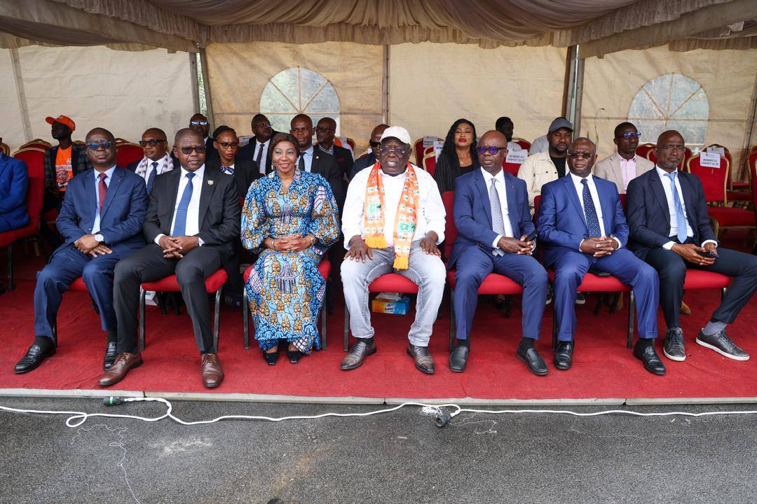 Cissé Bacongo (au centre) a lancé un appel à la mobilisation de tous. 