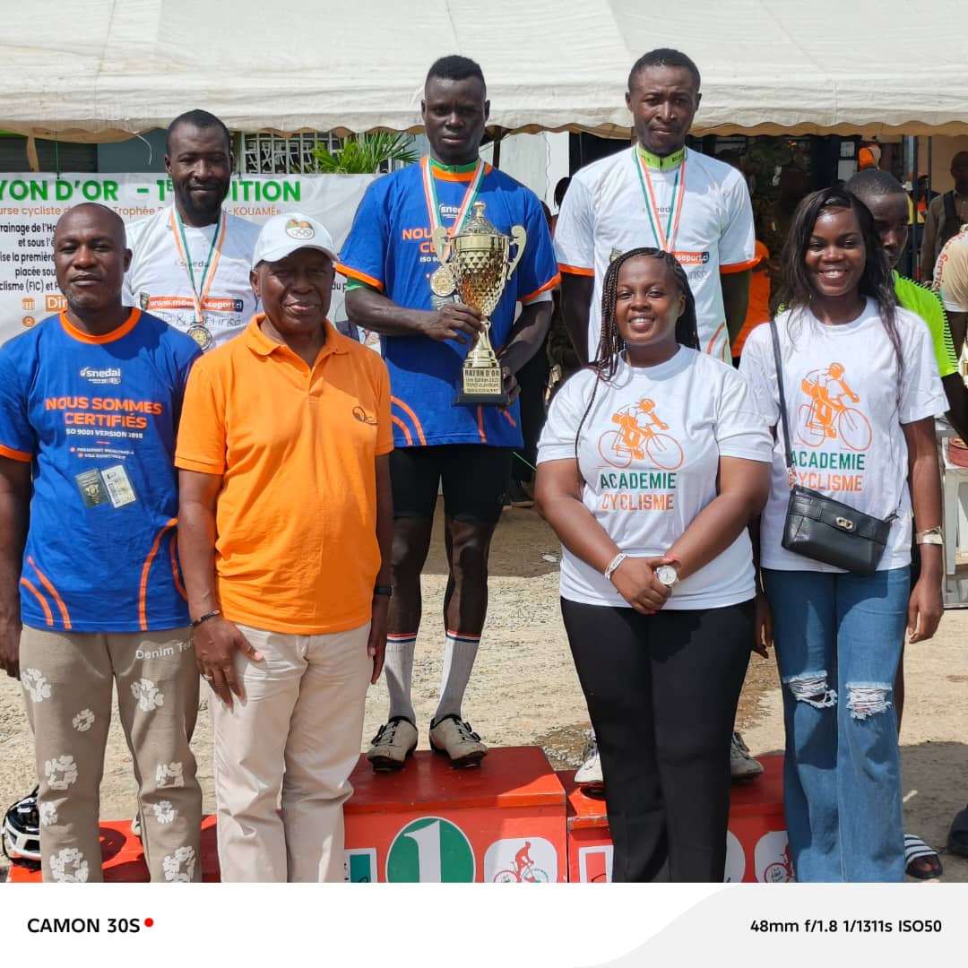 Andé Emmanuel (trophée en main) a été le plus régulier lors de cette course.