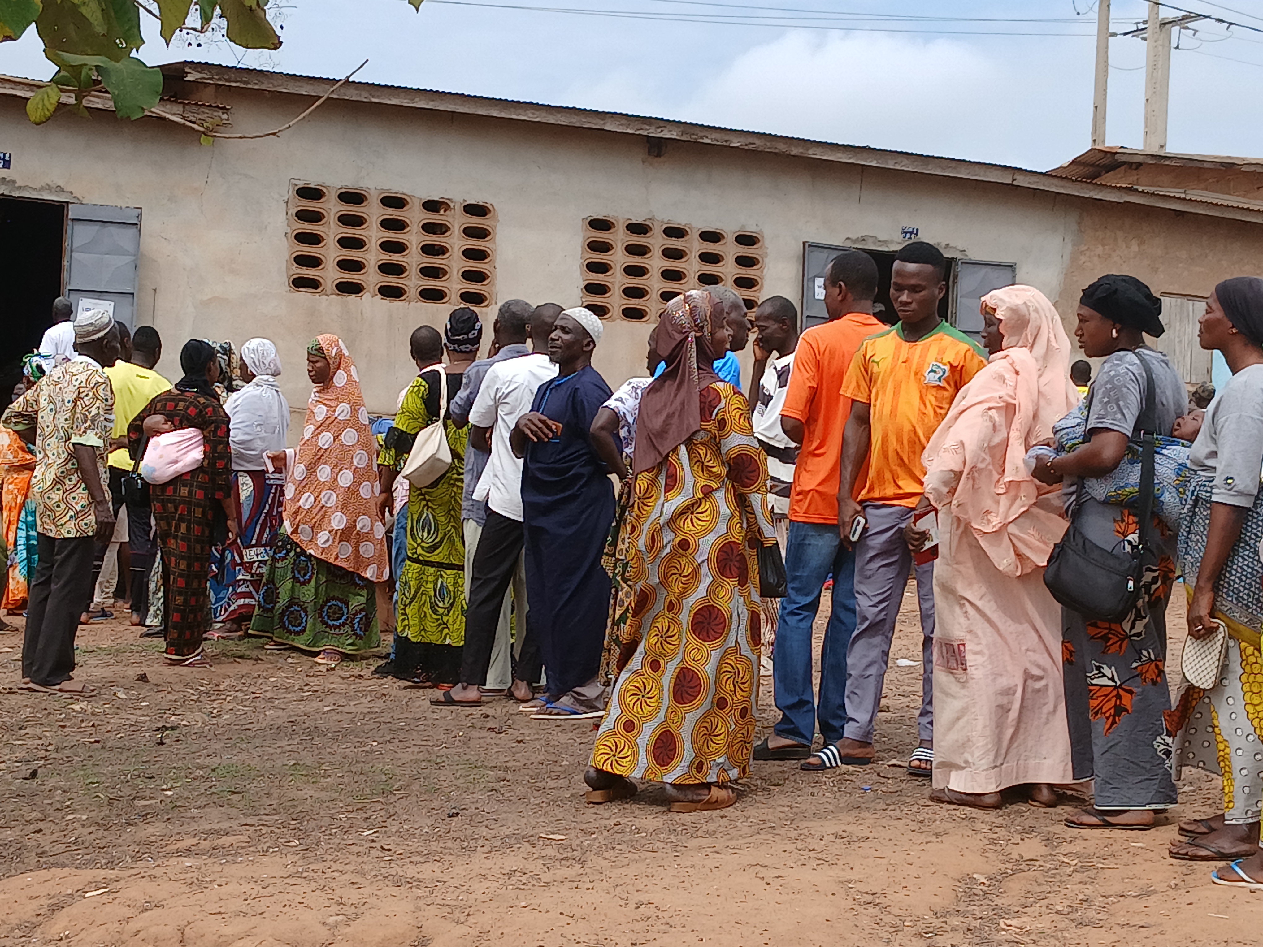 En dehors de certaines zones, des électeurs ont pris part au vote dans le département de Gagnoa.