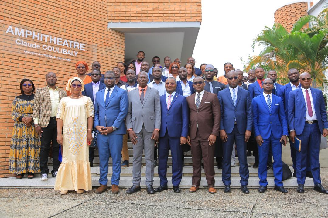 Pr Kouakou (3e au 1er plan à partir de la gauche) a rappelé l’importance de la Snds. 