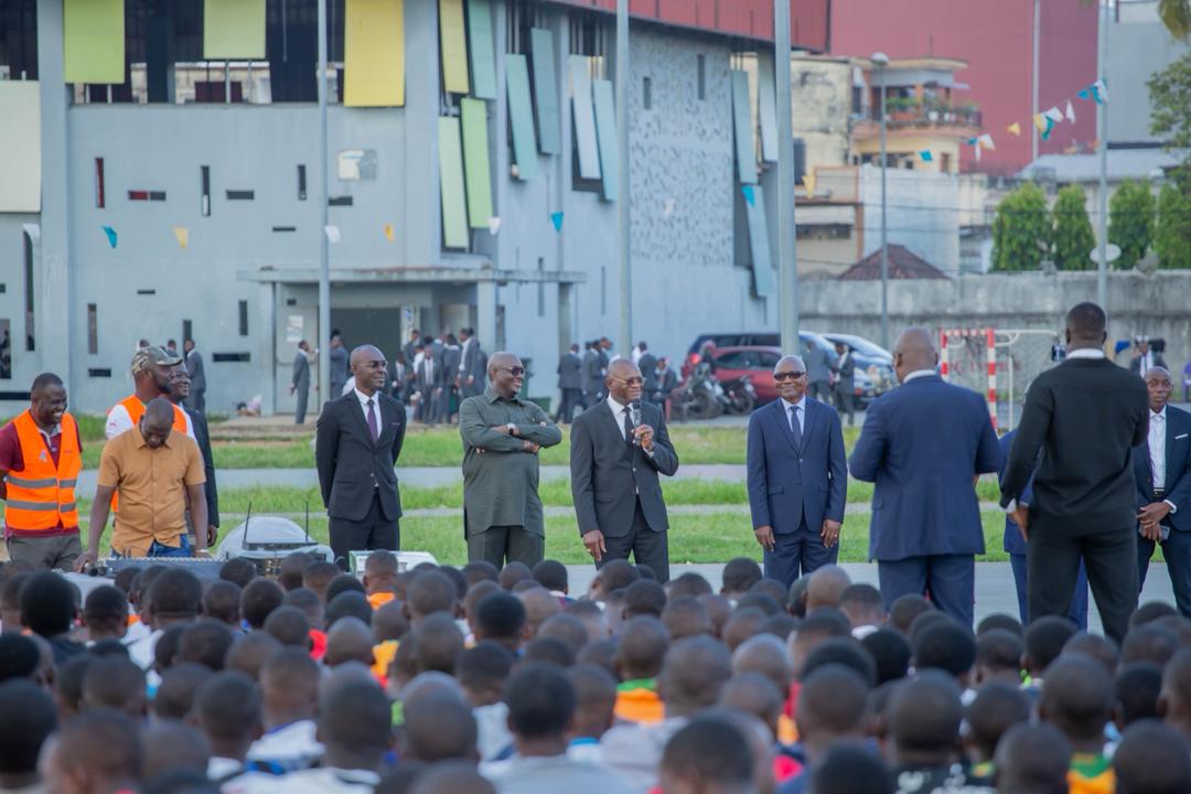 Le ministre délégué Adjé Silas salue l’engouement des jeunes pour le concours de l’Injs.