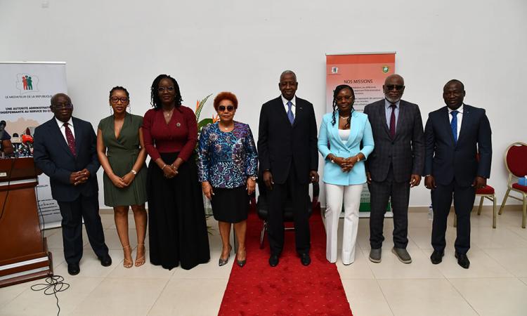 The Mediator, Adama Toungara (center), with members of the institution during the New Year's greetings ceremony.