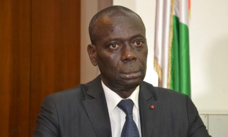 Le gouverneur du District autonome de Yamoussoukro (au centre) était présent à la cérémonie.