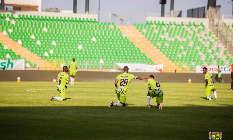 Le Fc Osa a refusé de poursuivre la partie pour protester contre l’arbitrage.