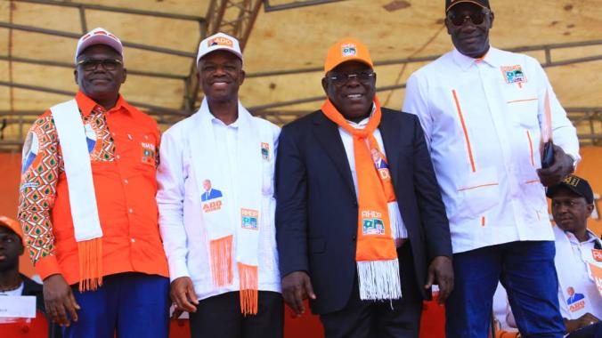 Cissé Bacongo et les Directeurs de campagne du Rhdp de Port-Bouët ont passé des messages.