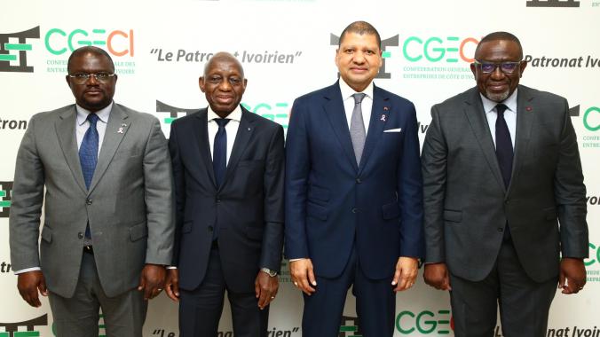 Jean-Louis Billon (2e à partir de la droite) a exposé son modèle de l’entreprise.