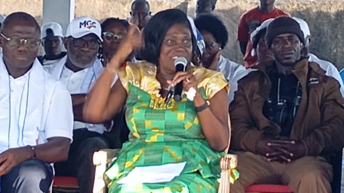 Simone Gbagbo dit avoir pris acte des résultats provisoires de la présidentielle. 