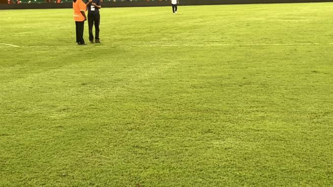 Selon Séraphin Douéhi, la pelouse du Stade d’Ebimpé est solide et son système de drainage fonctionne normalement.