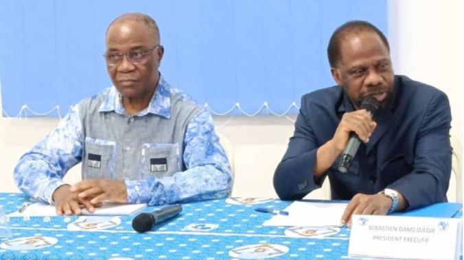 Sébastien Dano Djédjé, président exécutif du Ppa-Ci (au micro), a présidé cette réunion en présence du patron du secrétariat général, Jean-Gervais Tchéidé.  (Ph. DR)